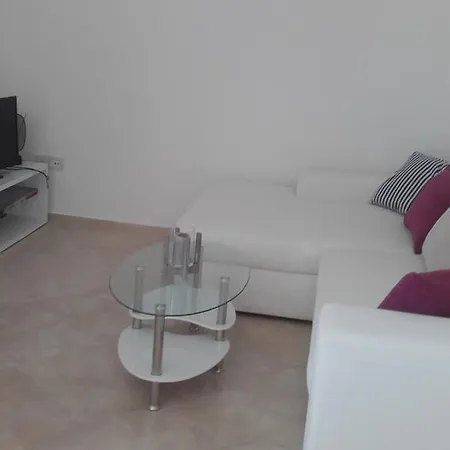 Modern House Malvina 4*