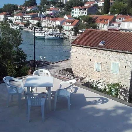 Modern House Malvina 4*